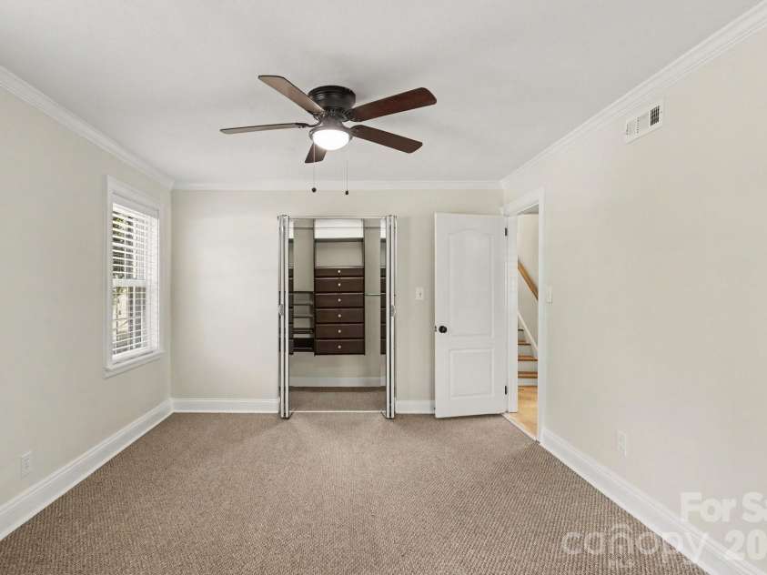 3846 Barclay Downs Drive, Charlotte, NC 28209.  MLS# CAR4414002, YatesRealty ID 50660. 
