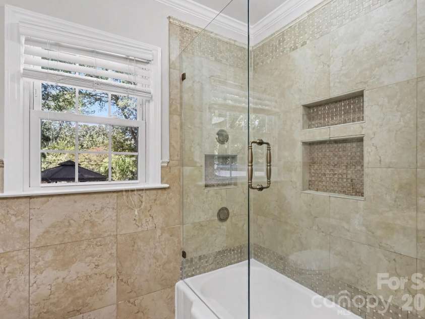 3846 Barclay Downs Drive, Charlotte, NC 28209.  MLS# CAR4414002, YatesRealty ID 50660. 