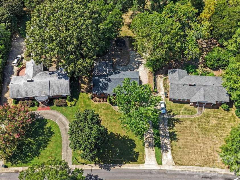 3846 Barclay Downs Drive, Charlotte, NC 28209.  MLS# CAR4414002, YatesRealty ID 50660. 