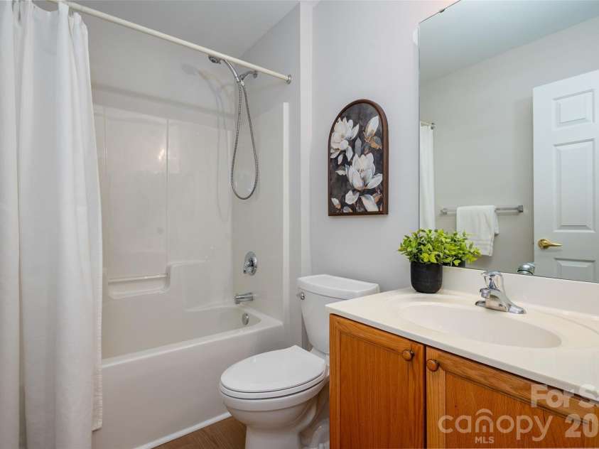 1011 Holly Villa Circle, Indian Trail, NC 28079.  MLS# CAR4424064, YatesRealty ID 50662. Second full bathroom