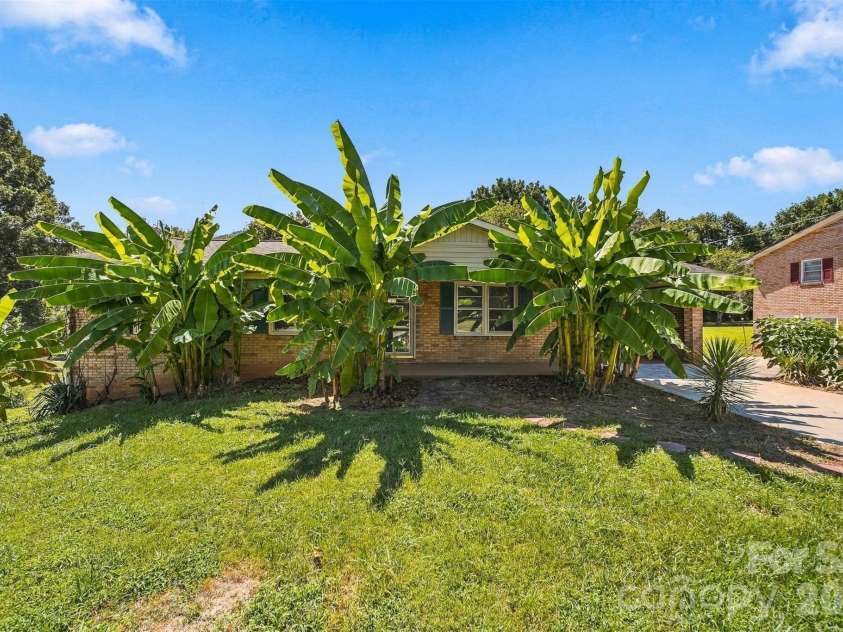 3490 Greentree Acres Road, Valdese, NC 28690.  MLS# CAR4424184, YatesRealty ID 50663. 