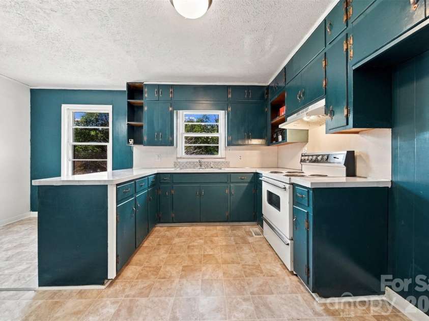 3490 Greentree Acres Road, Valdese, NC 28690.  MLS# CAR4424184, YatesRealty ID 50663. 