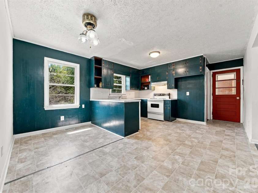 3490 Greentree Acres Road, Valdese, NC 28690.  MLS# CAR4424184, YatesRealty ID 50663. 