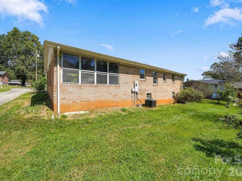 3490 Greentree Acres Road, Valdese, NC 28690.  MLS# CAR4424184, YatesRealty ID 50663. 
