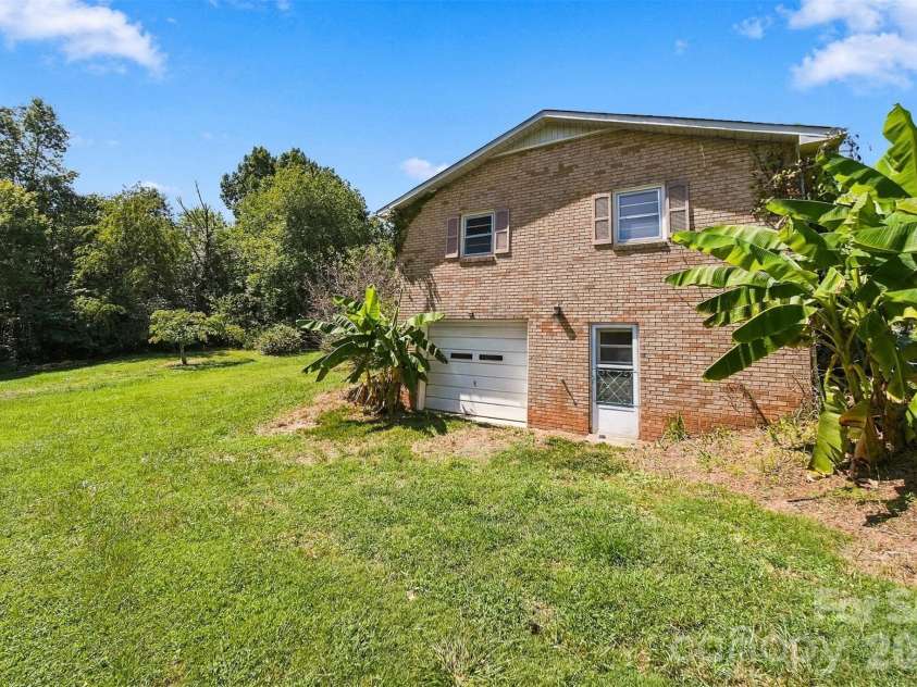 3490 Greentree Acres Road, Valdese, NC 28690.  MLS# CAR4424184, YatesRealty ID 50663. 