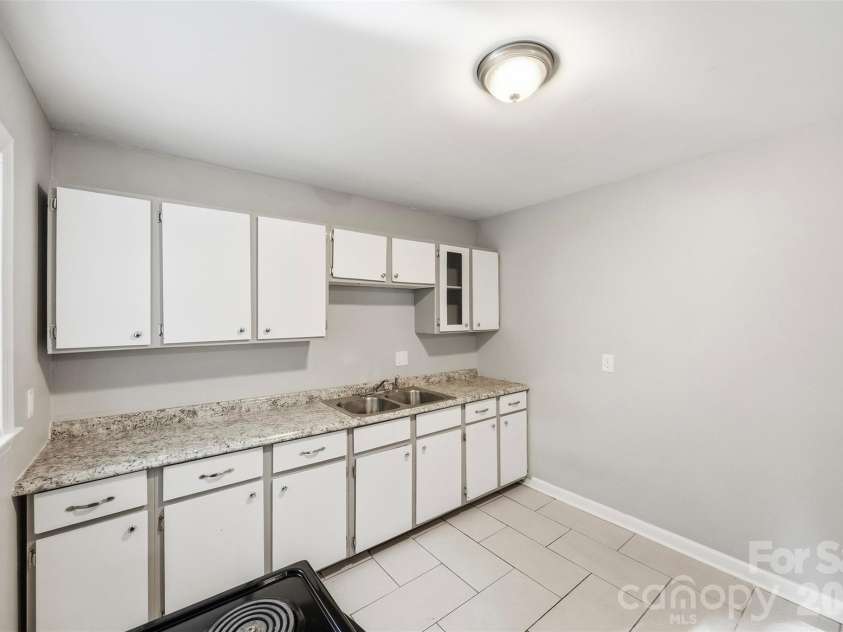 428 Mclelland Avenue, Mooresville, NC 28115.  MLS# CAR4424242, YatesRealty ID 50664. 