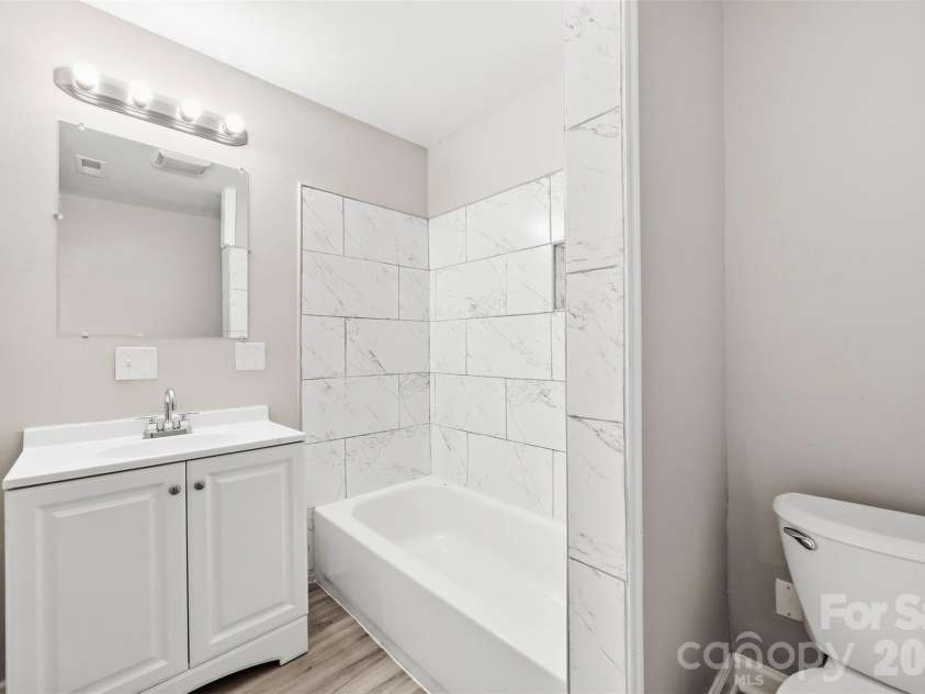 428 Mclelland Avenue, Mooresville, NC 28115.  MLS# CAR4424242, YatesRealty ID 50664. 