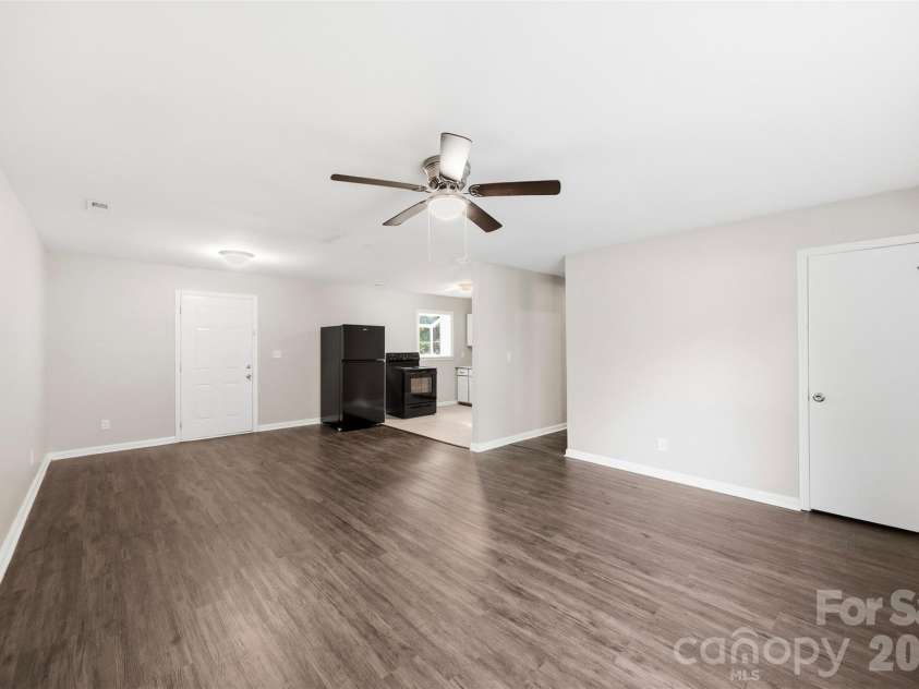 428 Mclelland Avenue, Mooresville, NC 28115.  MLS# CAR4424242, YatesRealty ID 50664. 