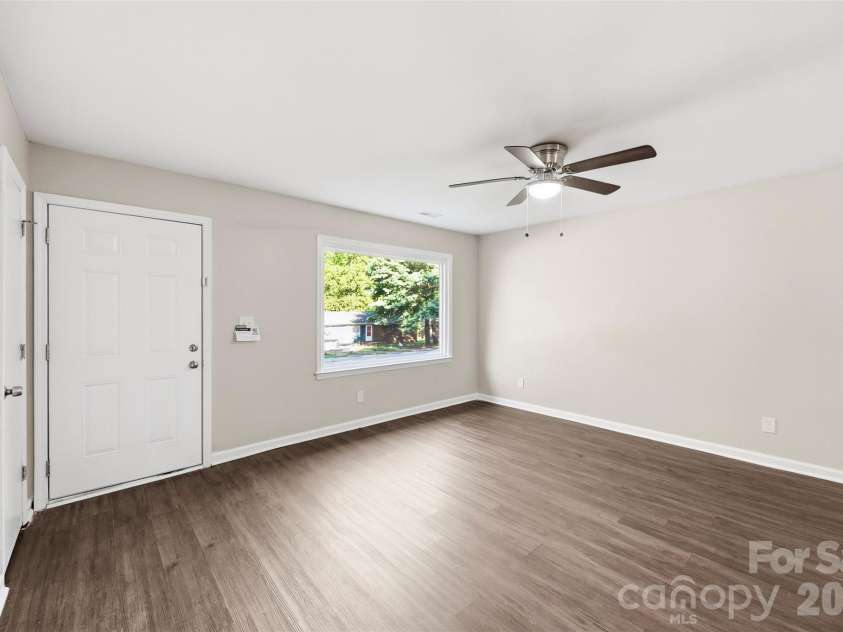 428 Mclelland Avenue, Mooresville, NC 28115.  MLS# CAR4424242, YatesRealty ID 50664. 