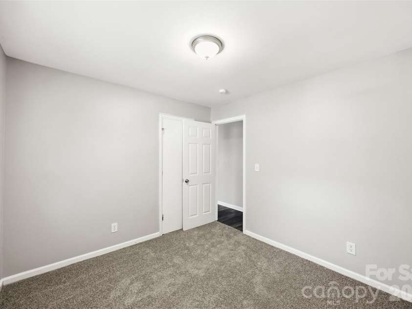 428 Mclelland Avenue, Mooresville, NC 28115.  MLS# CAR4424242, YatesRealty ID 50664. 