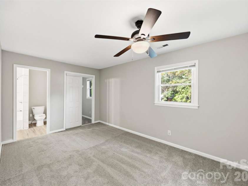 428 Mclelland Avenue, Mooresville, NC 28115.  MLS# CAR4424242, YatesRealty ID 50664. 