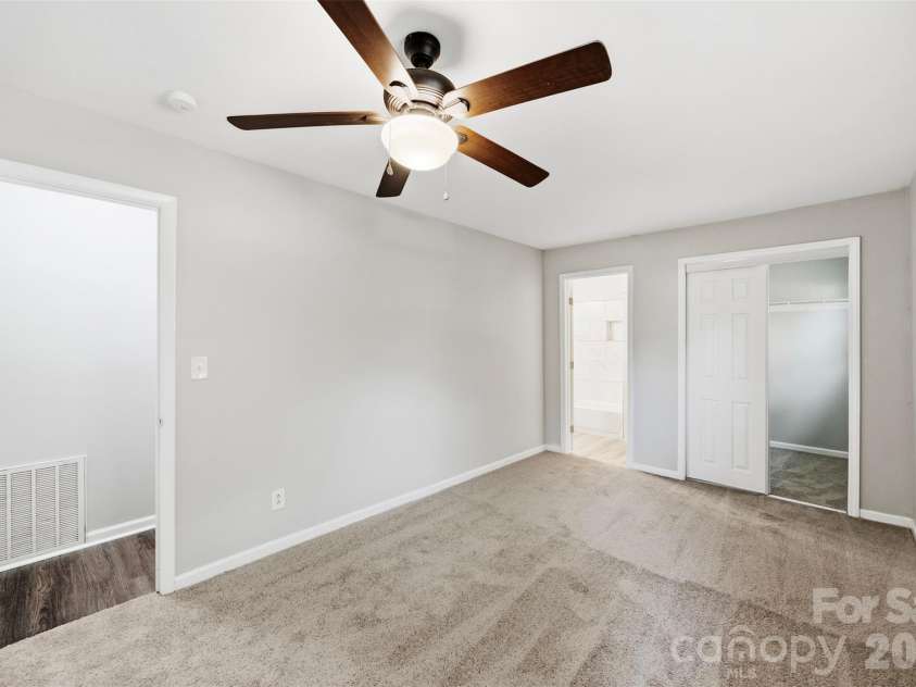 428 Mclelland Avenue, Mooresville, NC 28115.  MLS# CAR4424242, YatesRealty ID 50664. 
