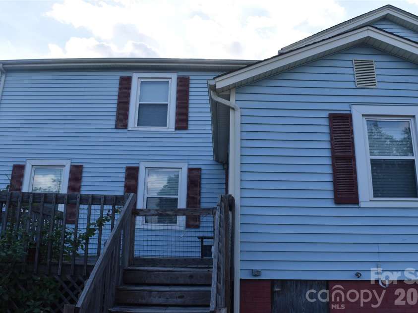 301 Highland Street, Mount Holly, NC 28120.  MLS# CAR4424187, YatesRealty ID 50665. Back