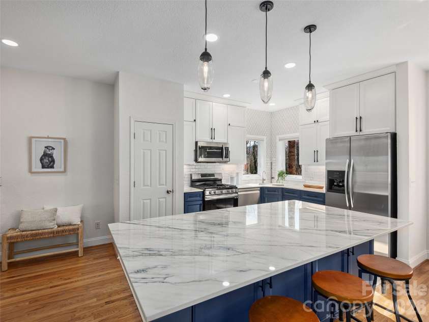 17 Lake Avenue, Black Mountain, NC 28711.  MLS# CAR4324446, YatesRealty ID 50666. 