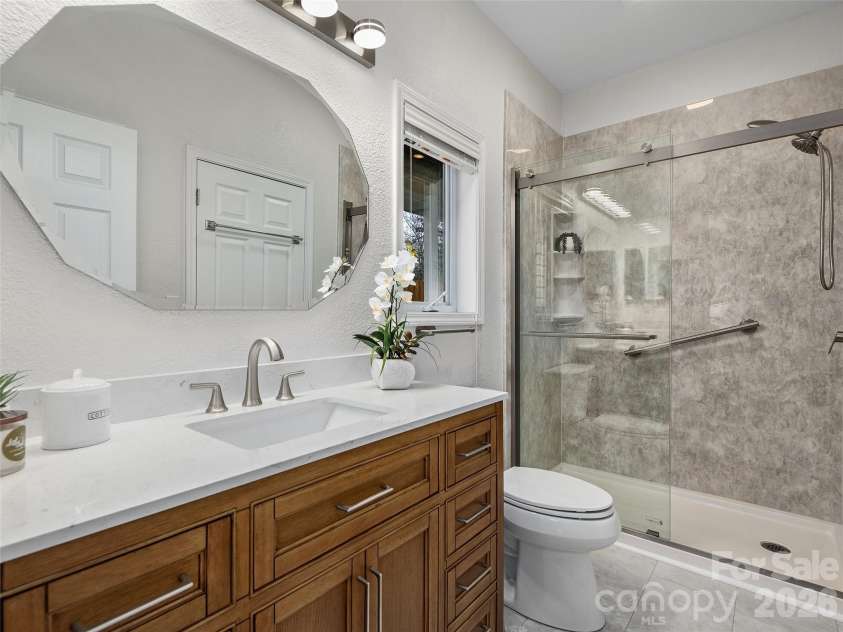 17 Lake Avenue, Black Mountain, NC 28711.  MLS# CAR4324446, YatesRealty ID 50666. 