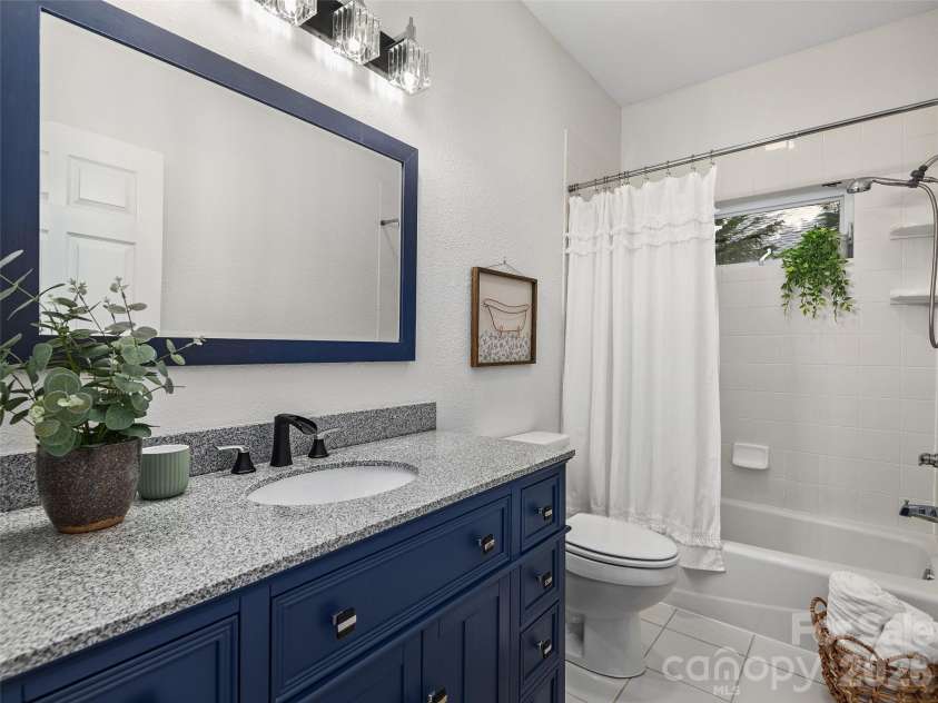 17 Lake Avenue, Black Mountain, NC 28711.  MLS# CAR4324446, YatesRealty ID 50666. 