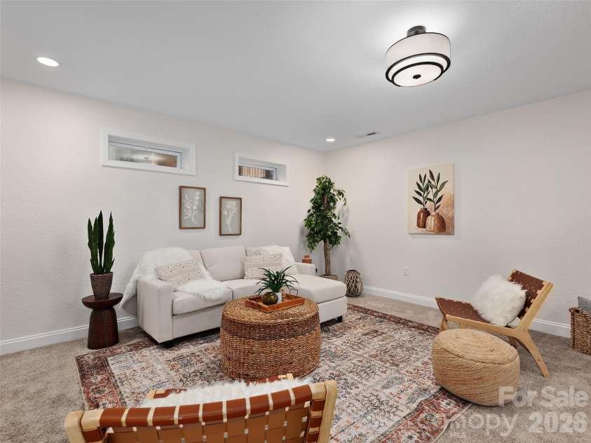 17 Lake Avenue, Black Mountain, NC 28711.  MLS# CAR4324446, YatesRealty ID 50666. 