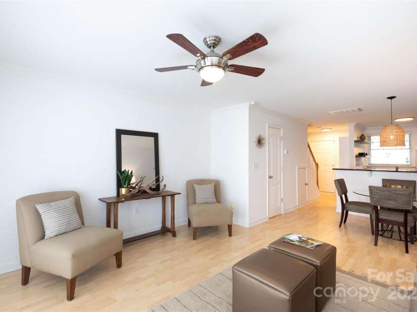 1230 Green Oaks Lane, Charlotte, NC 28205.  MLS# CAR4238666, YatesRealty ID 5067. 