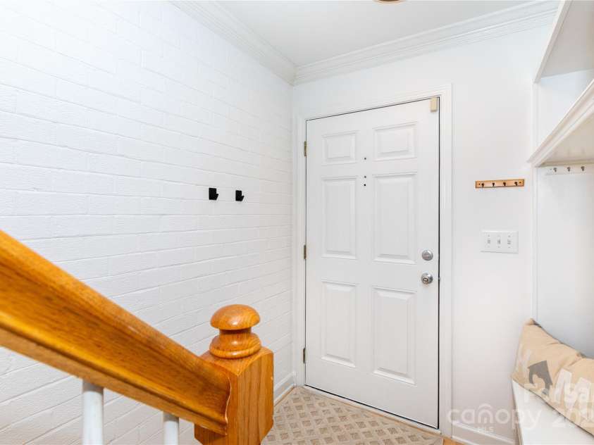 1230 Green Oaks Lane, Charlotte, NC 28205.  MLS# CAR4238666, YatesRealty ID 5067. 