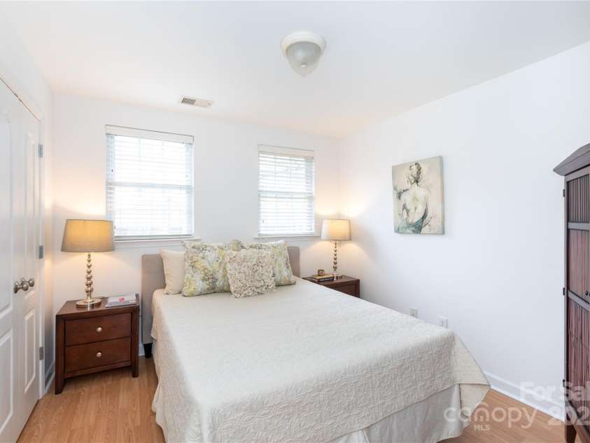 1230 Green Oaks Lane, Charlotte, NC 28205.  MLS# CAR4238666, YatesRealty ID 5067. 