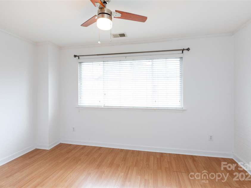 1230 Green Oaks Lane, Charlotte, NC 28205.  MLS# CAR4238666, YatesRealty ID 5067. 