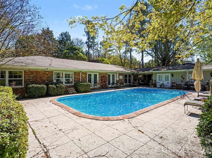 7600 Park Road, Charlotte, NC 28210.  MLS# CAR4358025, YatesRealty ID 5067. 