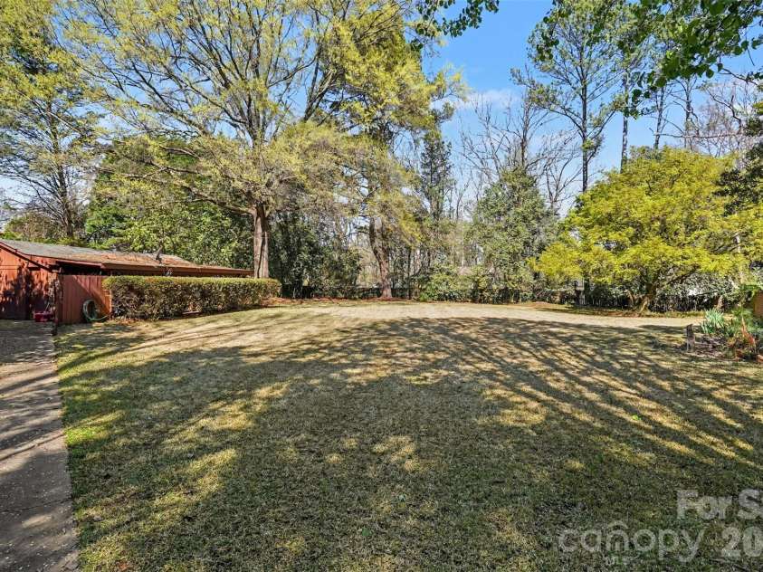 7600 Park Road, Charlotte, NC 28210.  MLS# CAR4358025, YatesRealty ID 5067. 
