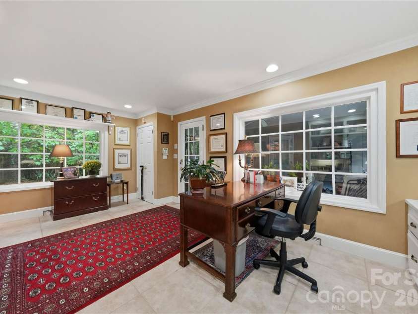 7600 Park Road, Charlotte, NC 28210.  MLS# CAR4435432, YatesRealty ID 5067. 