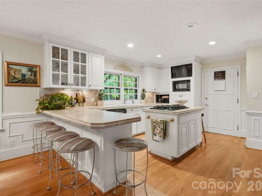 7600 Park Road, Charlotte, NC 28210.  MLS# CAR4435432, YatesRealty ID 5067. 