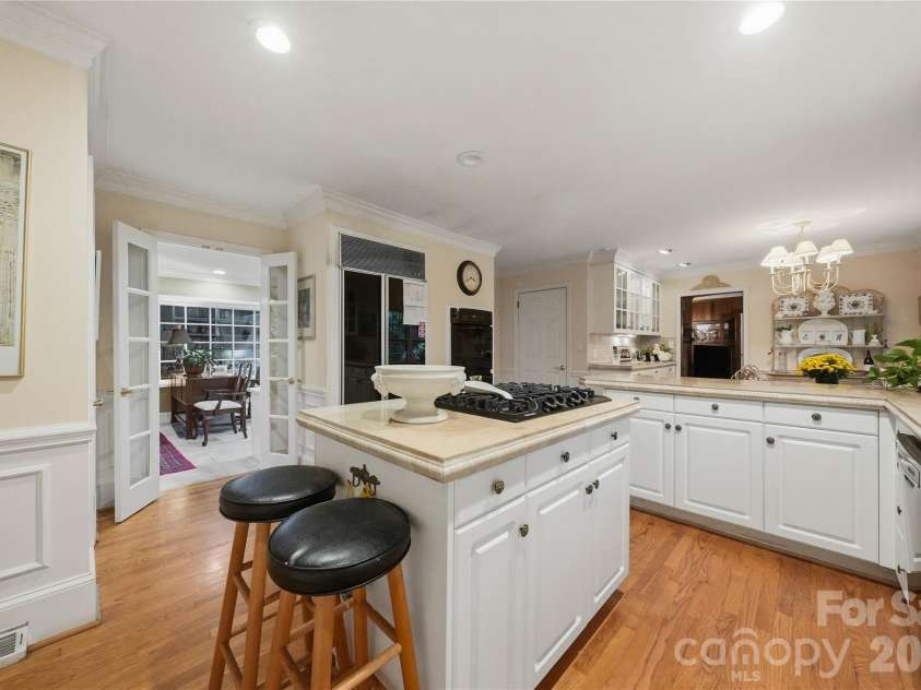 7600 Park Road, Charlotte, NC 28210.  MLS# CAR4435432, YatesRealty ID 5067. 