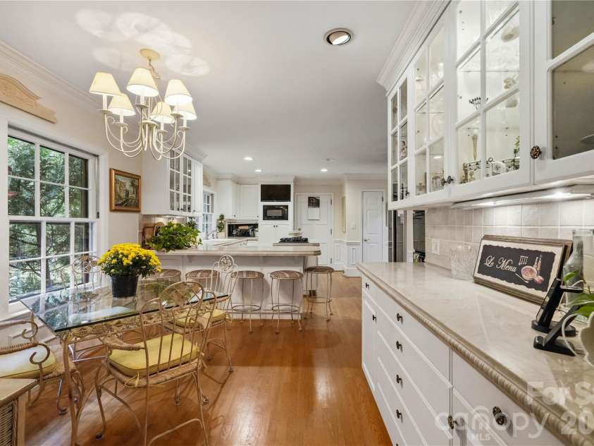 7600 Park Road, Charlotte, NC 28210.  MLS# CAR4435432, YatesRealty ID 5067. 