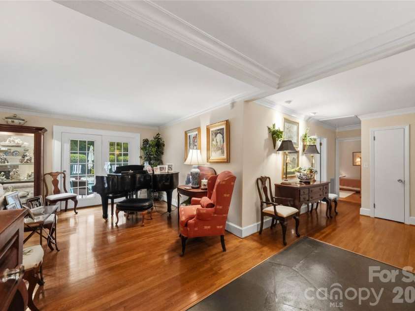 7600 Park Road, Charlotte, NC 28210.  MLS# CAR4435432, YatesRealty ID 5067. 