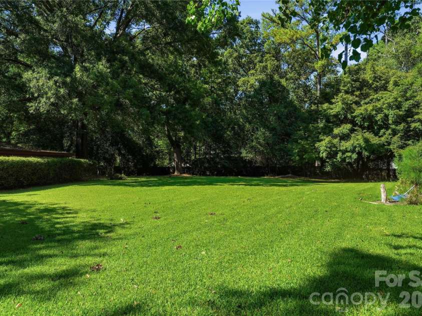 7600 Park Road, Charlotte, NC 28210.  MLS# CAR4435432, YatesRealty ID 5067. 