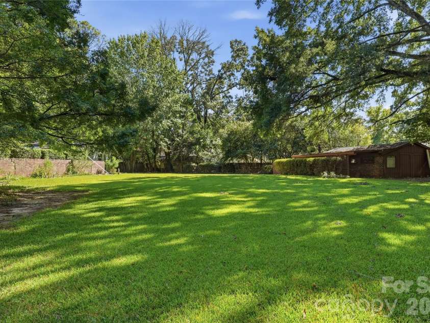 7600 Park Road, Charlotte, NC 28210.  MLS# CAR4435432, YatesRealty ID 5067. 