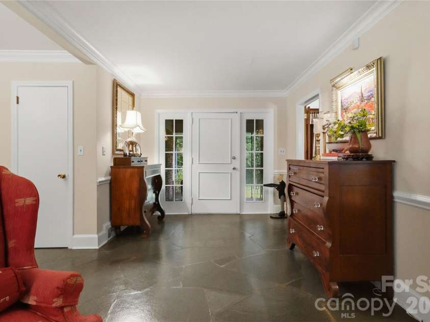 7600 Park Road, Charlotte, NC 28210.  MLS# CAR4435432, YatesRealty ID 5067. Front entrance