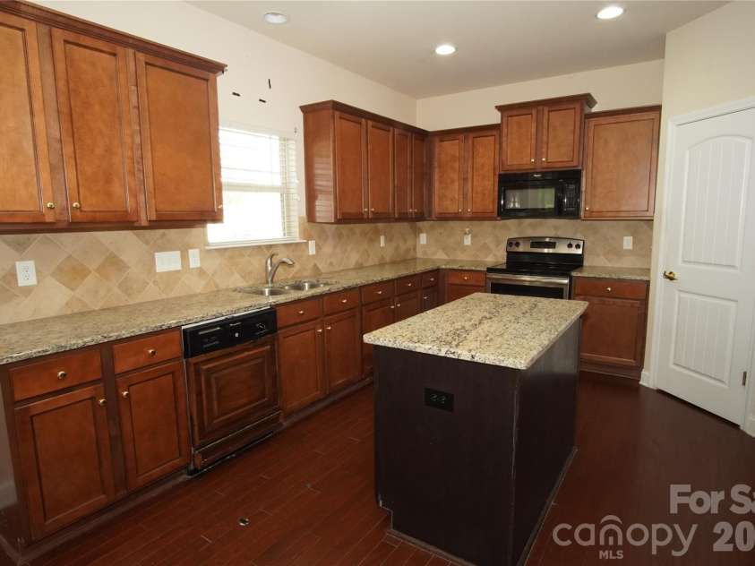 105 Jobe Drive, Statesville, NC 28677.  MLS# CAR4424040, YatesRealty ID 50672. 