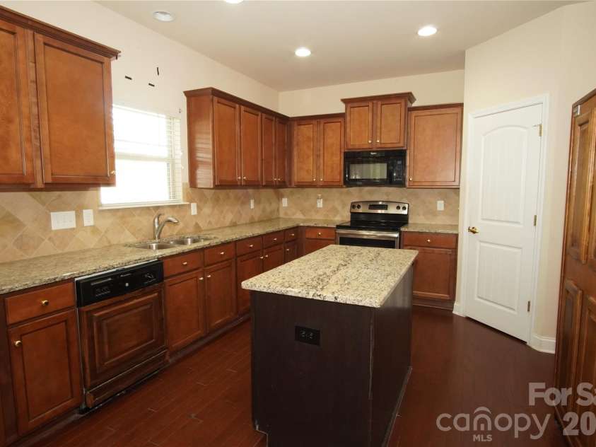 105 Jobe Drive, Statesville, NC 28677.  MLS# CAR4424040, YatesRealty ID 50672. 