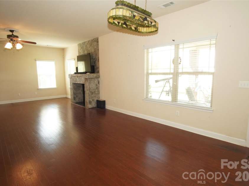 105 Jobe Drive, Statesville, NC 28677.  MLS# CAR4424040, YatesRealty ID 50672. 