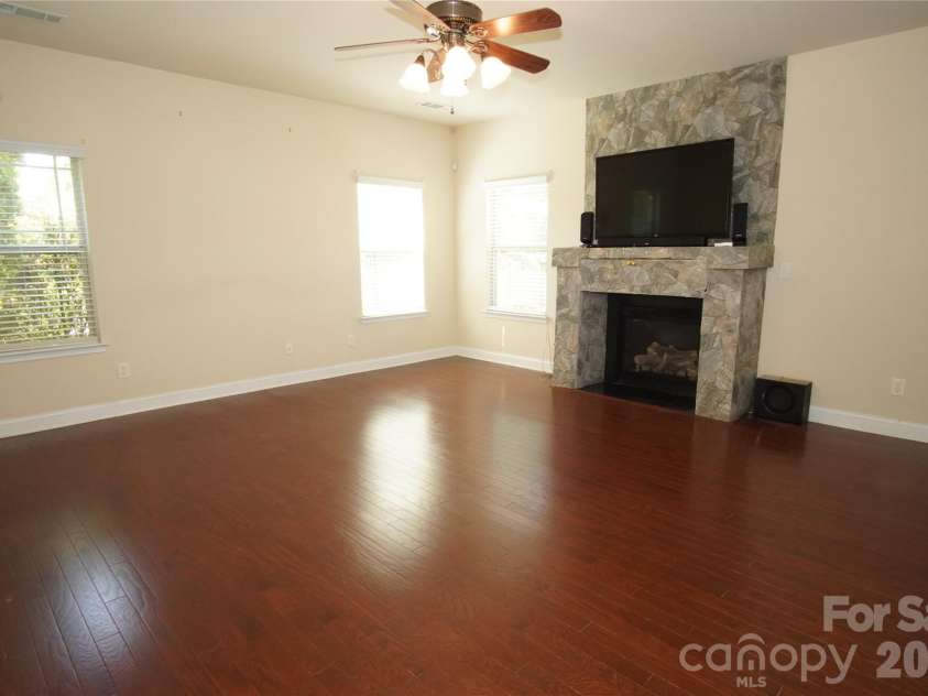 105 Jobe Drive, Statesville, NC 28677.  MLS# CAR4424040, YatesRealty ID 50672. 