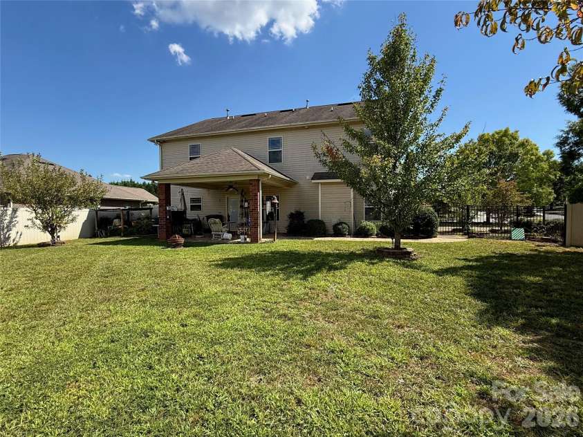 105 Jobe Drive, Statesville, NC 28677.  MLS# CAR4424040, YatesRealty ID 50672. 