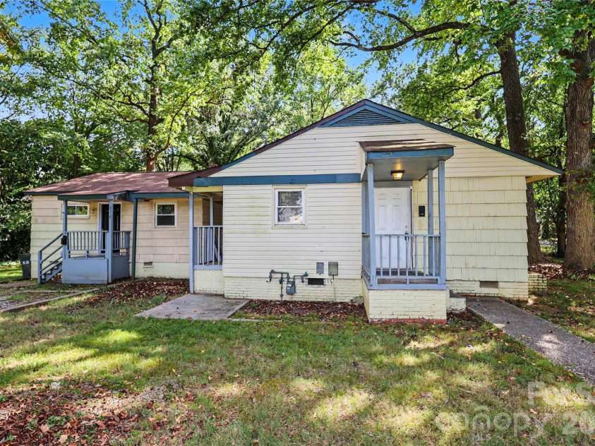 4115 Tresevant Avenue, Charlotte, NC 28208.  MLS# CAR4423929, YatesRealty ID 50676. 