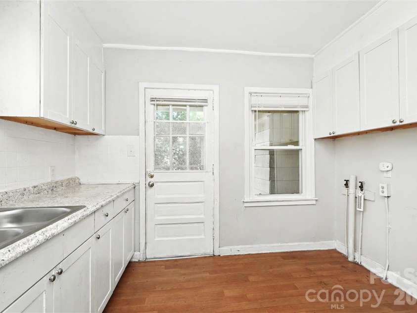 4115 Tresevant Avenue, Charlotte, NC 28208.  MLS# CAR4423929, YatesRealty ID 50676. 