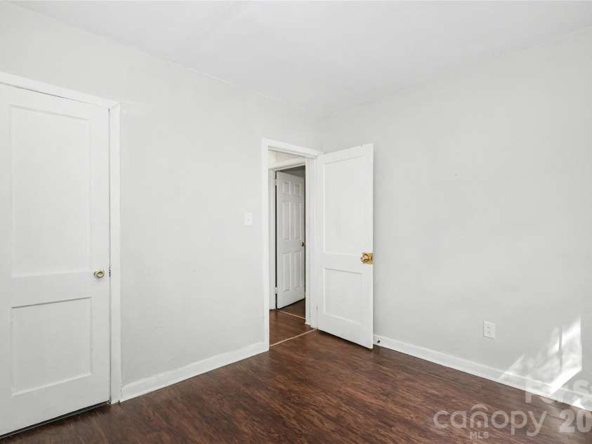 4115 Tresevant Avenue, Charlotte, NC 28208.  MLS# CAR4423929, YatesRealty ID 50676. 