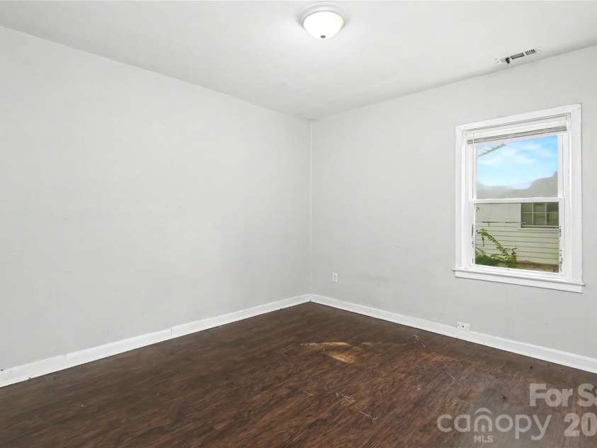 4115 Tresevant Avenue, Charlotte, NC 28208.  MLS# CAR4423929, YatesRealty ID 50676. 