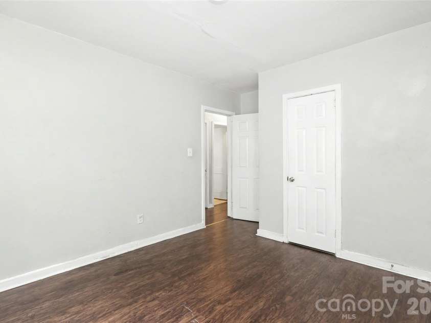 4115 Tresevant Avenue, Charlotte, NC 28208.  MLS# CAR4423929, YatesRealty ID 50676. 