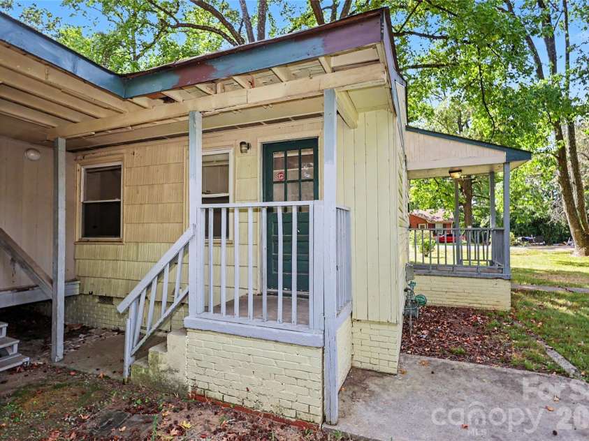4115 Tresevant Avenue, Charlotte, NC 28208.  MLS# CAR4423929, YatesRealty ID 50676. 
