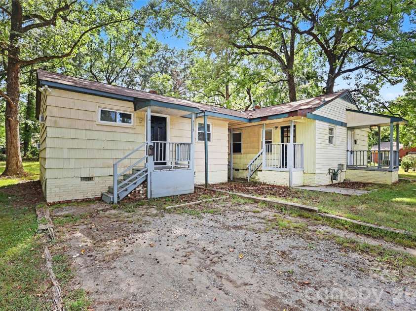 4115 Tresevant Avenue, Charlotte, NC 28208.  MLS# CAR4423929, YatesRealty ID 50676. 