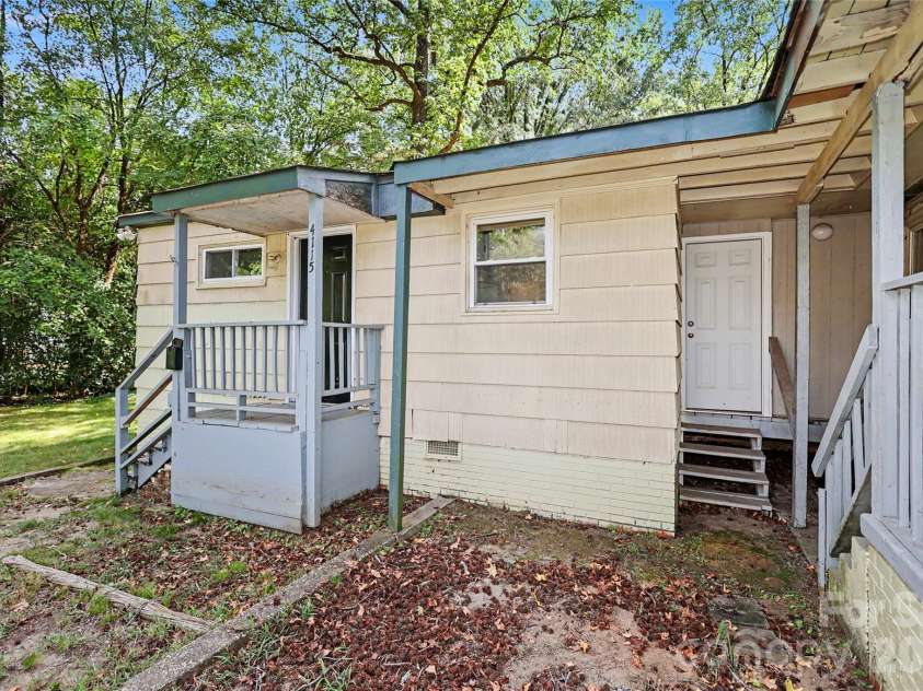 4115 Tresevant Avenue, Charlotte, NC 28208.  MLS# CAR4423929, YatesRealty ID 50676. 