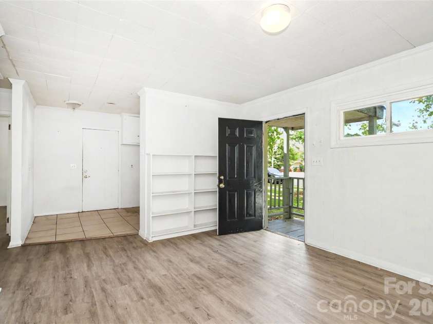 4115 Tresevant Avenue, Charlotte, NC 28208.  MLS# CAR4423929, YatesRealty ID 50676. 