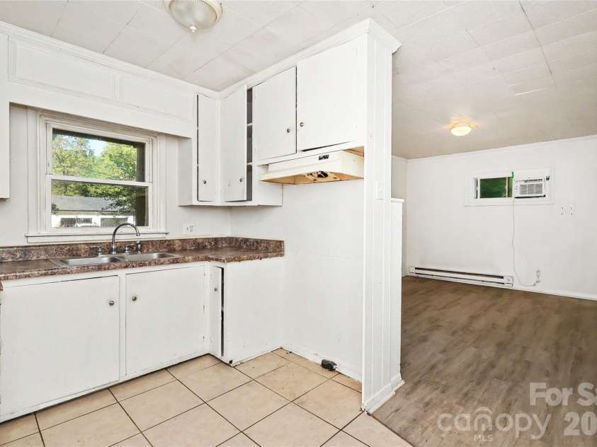 4115 Tresevant Avenue, Charlotte, NC 28208.  MLS# CAR4423929, YatesRealty ID 50676. 